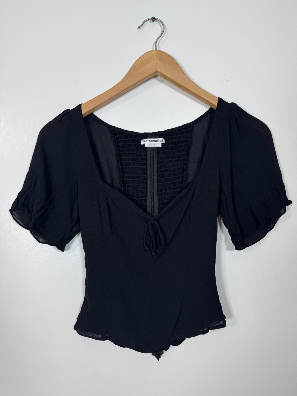 WSH23 {Reformation} "Delevan" Black Short Sleeve Sweetheart Neckline Crop Blouse